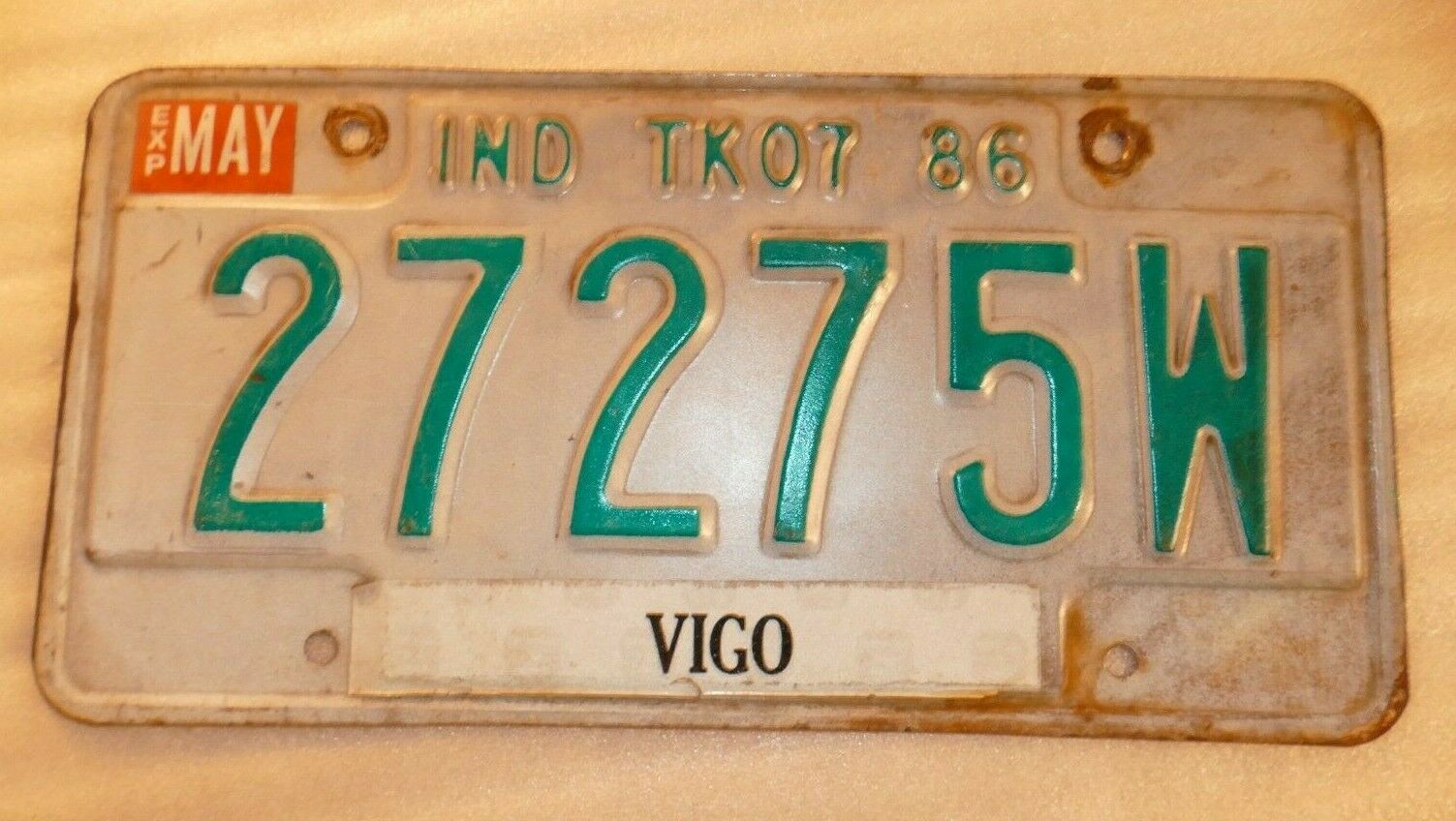 Vintage 1986 Indiana License Plate ~ Pickup Truck~ white w green letters Vigo Co