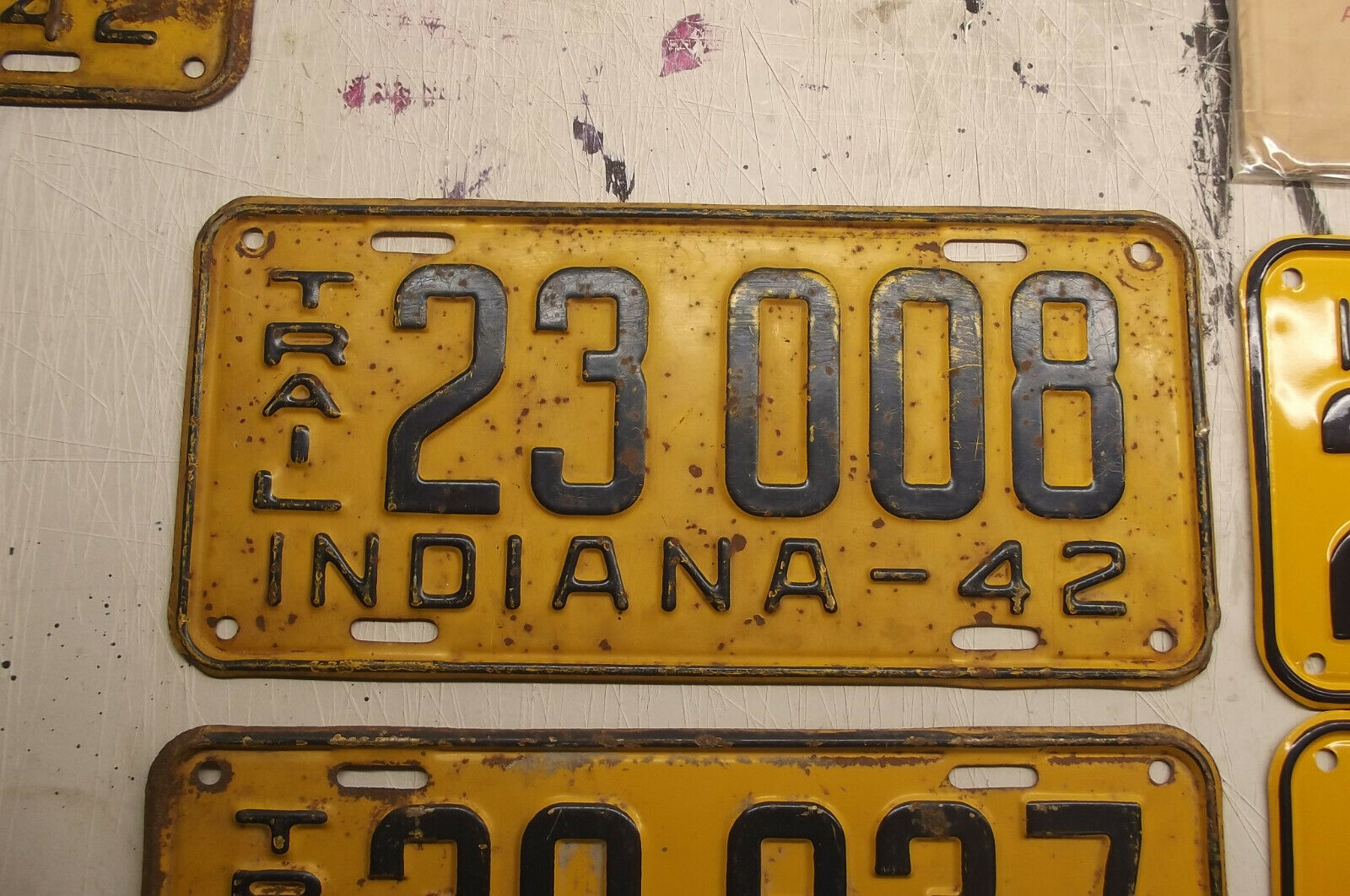 1942 INDIANA LICENSE PLATE TRAILER 23008 FROM ESTATE COLLECTION