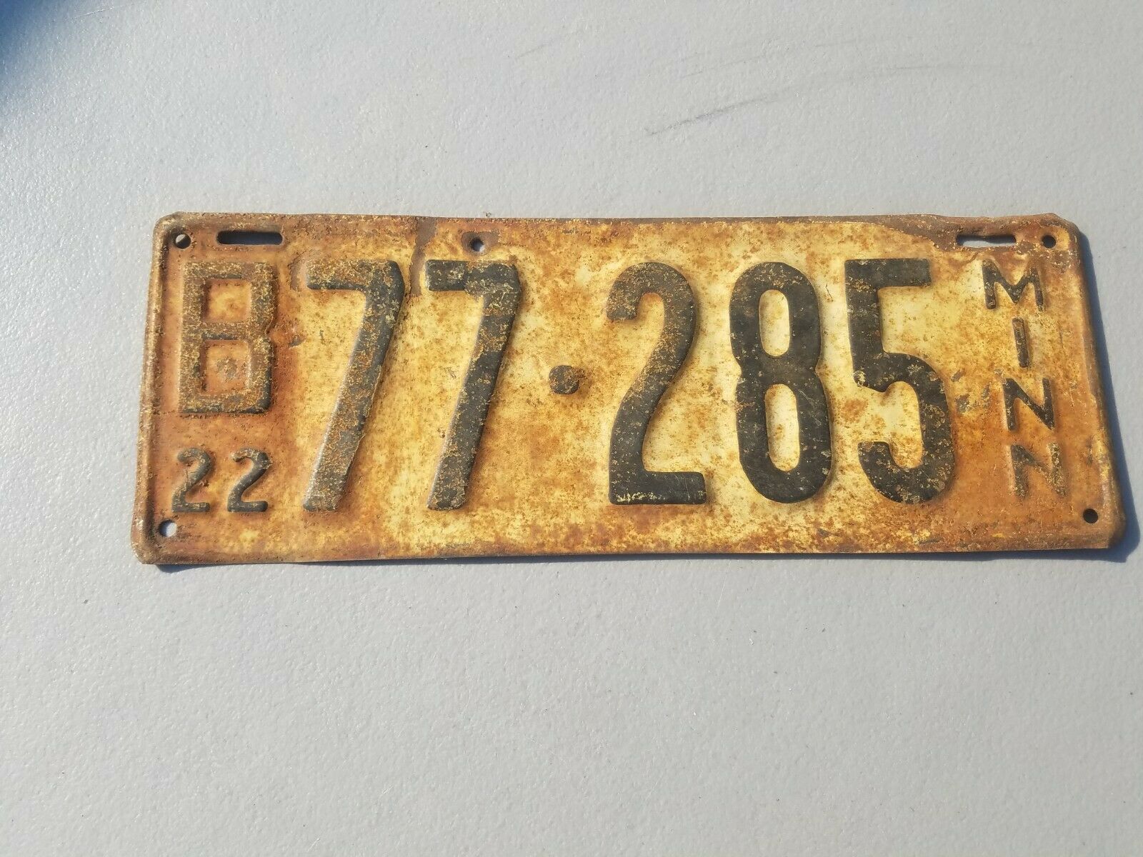 Vintage 1922 Minnesota License Plate B 77-285